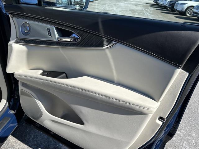 2019 Lincoln Nautilus Black Label
