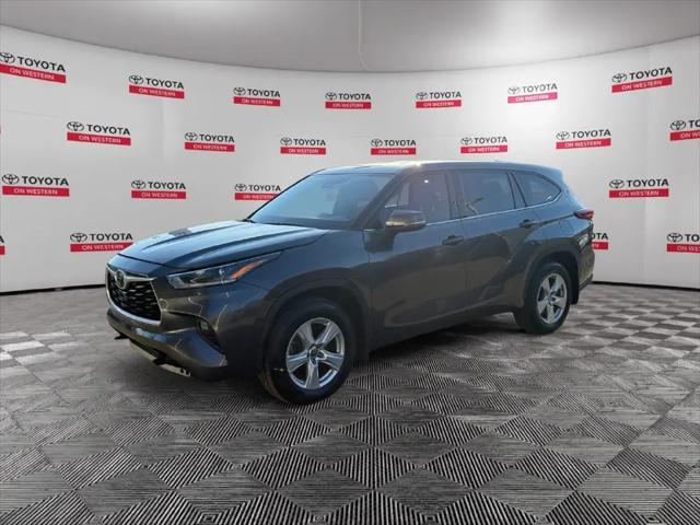 2021 Toyota Highlander LE for sale in Chicago, IL