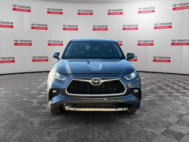 2021 Toyota Highlander LE