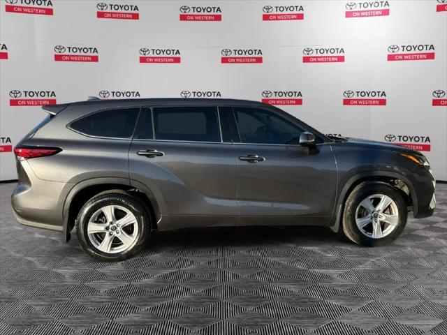 2021 Toyota Highlander LE