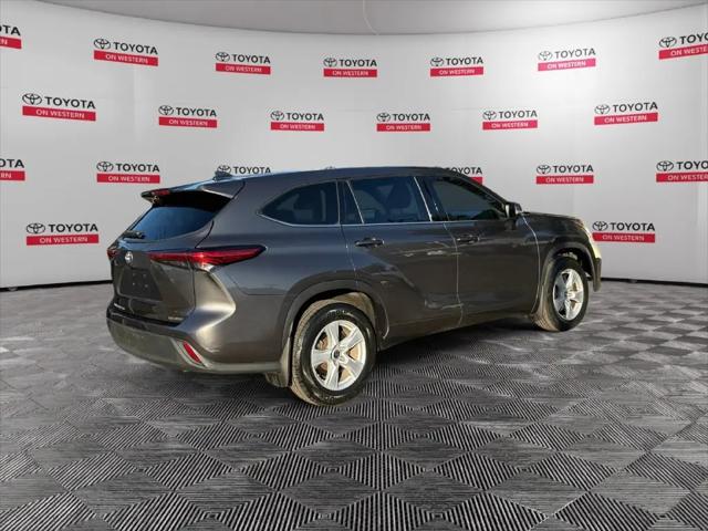 2021 Toyota Highlander LE