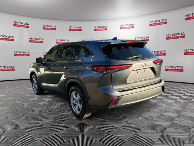 2021 Toyota Highlander LE