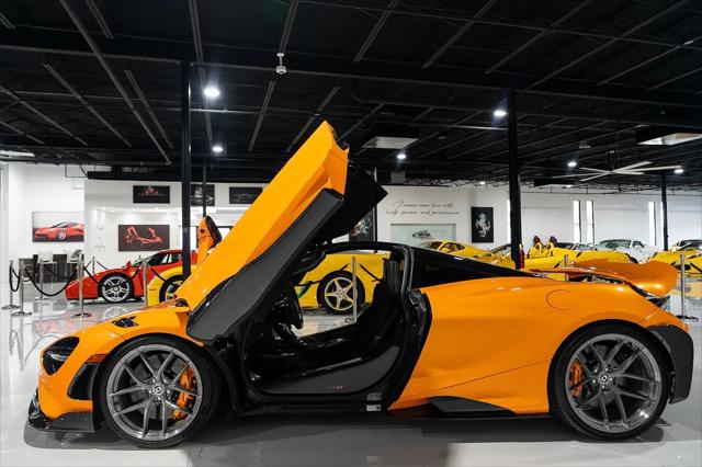 2021 McLaren 765LT Coupe