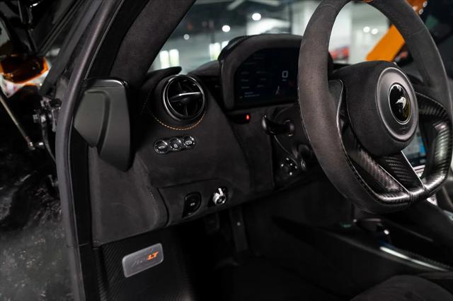 2021 McLaren 765LT Coupe