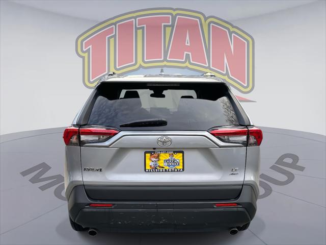 2020 Toyota RAV4 LE [3]