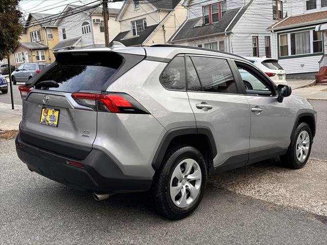 2020 Toyota RAV4 LE [4]