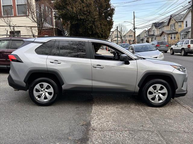 2020 Toyota RAV4 LE [5]