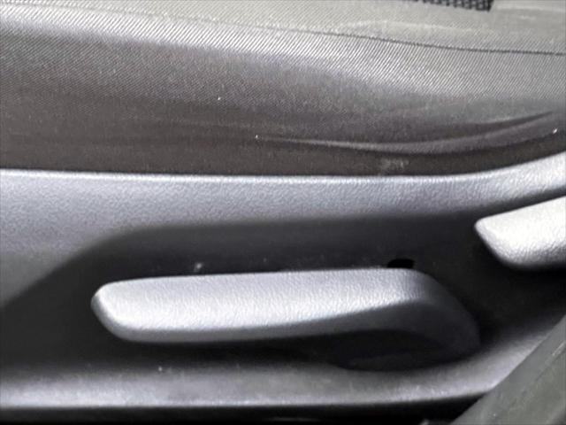 2020 Toyota RAV4 LE [13]