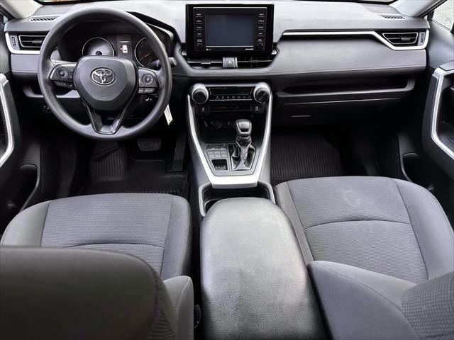 2020 Toyota RAV4 LE [16]