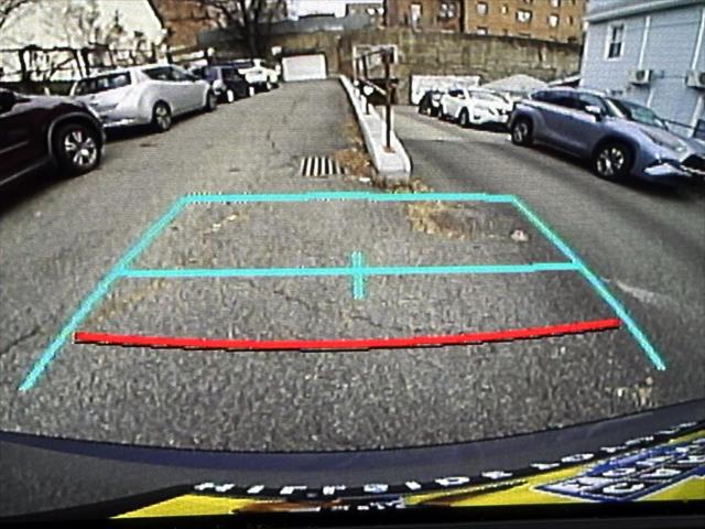 2020 Toyota RAV4 LE [25]