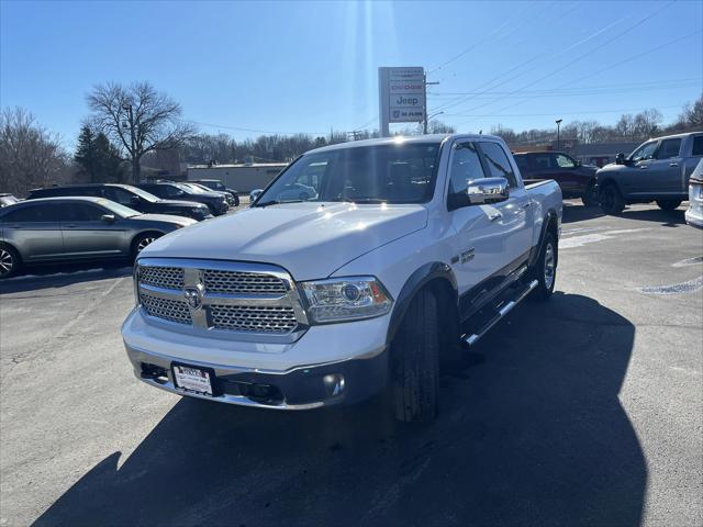 2017 RAM 1500 Laramie Crew Cab 4x4 57 Box