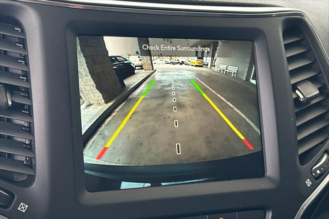 2023 Jeep Cherokee Altitude Lux 4x4