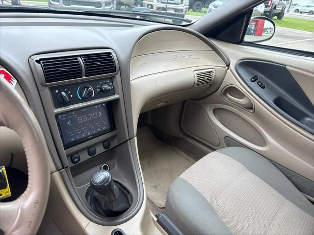 2003 Ford Mustang Standard