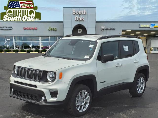 2023 Jeep Renegade RENEGADE LATITUDE 4X4
