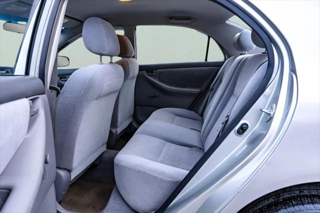 2004 Toyota Corolla LE