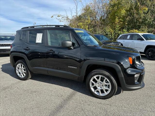 2023 Jeep Renegade RENEGADE LATITUDE 4X4