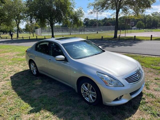 2012 INFINITI G37 x