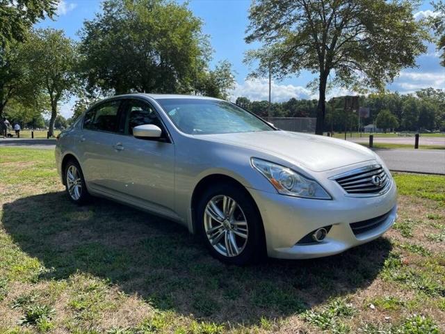2012 INFINITI G37 x
