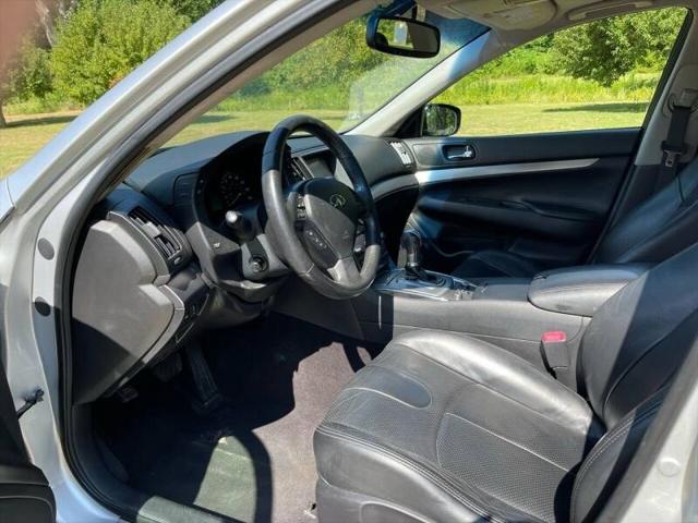 2012 INFINITI G37 x