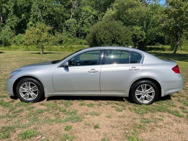 2012 INFINITI G37 x