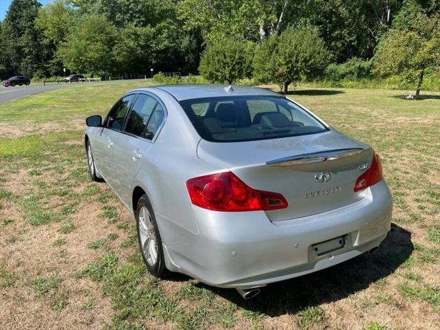 2012 INFINITI G37 x