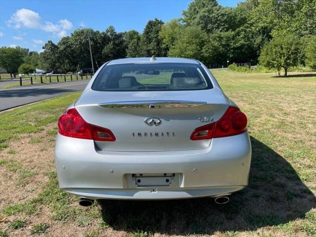 2012 INFINITI G37 x