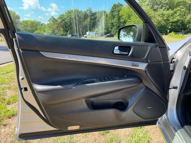 2012 INFINITI G37 x