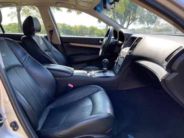2012 INFINITI G37 x
