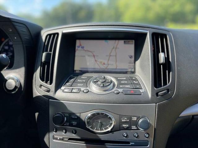 2012 INFINITI G37 x