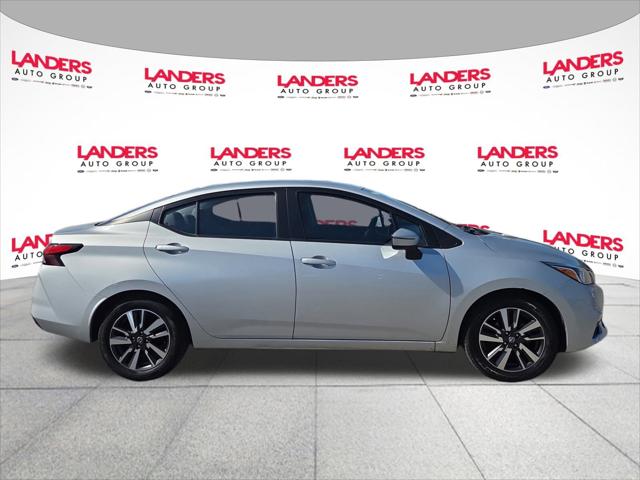 2021 Nissan Versa SV Xtronic CVT