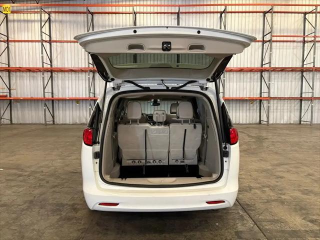 2021 Chrysler Voyager LXI