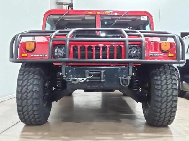 2004 HUMMER H1 Enclosed