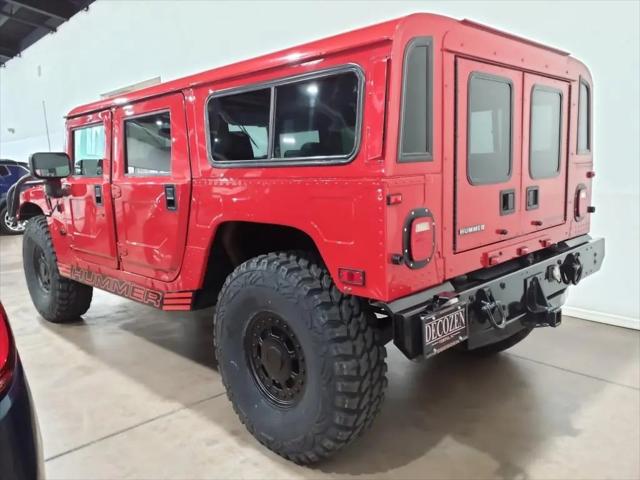 2004 HUMMER H1 Enclosed