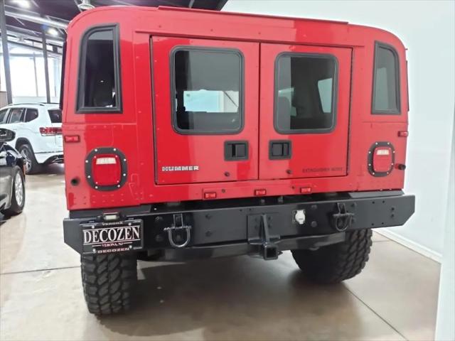 2004 HUMMER H1 Enclosed
