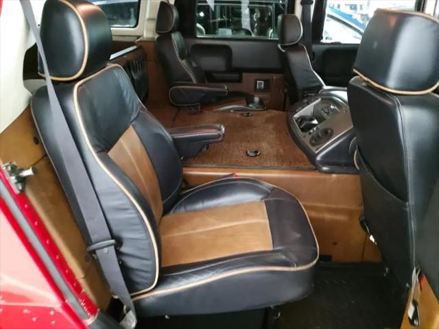 2004 HUMMER H1 Enclosed
