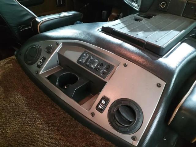 2004 HUMMER H1 Enclosed