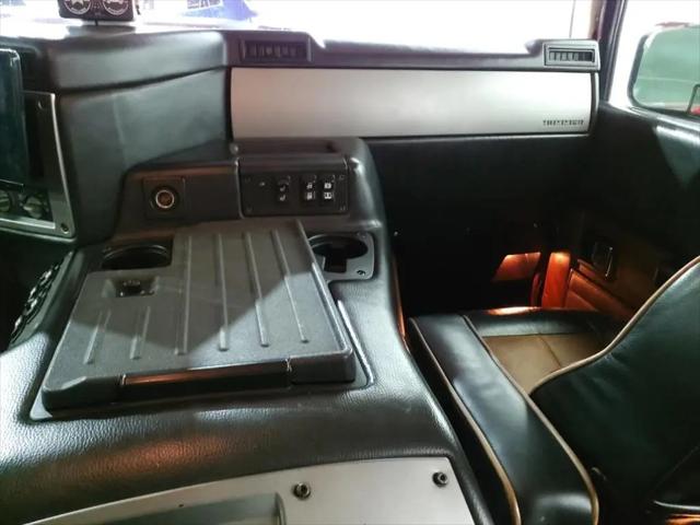 2004 HUMMER H1 Enclosed
