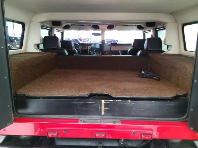 2004 HUMMER H1 Enclosed