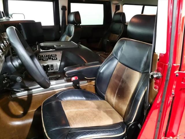2004 HUMMER H1 Enclosed