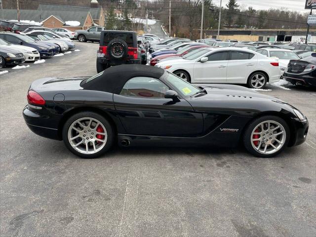2004 Dodge Viper SRT10