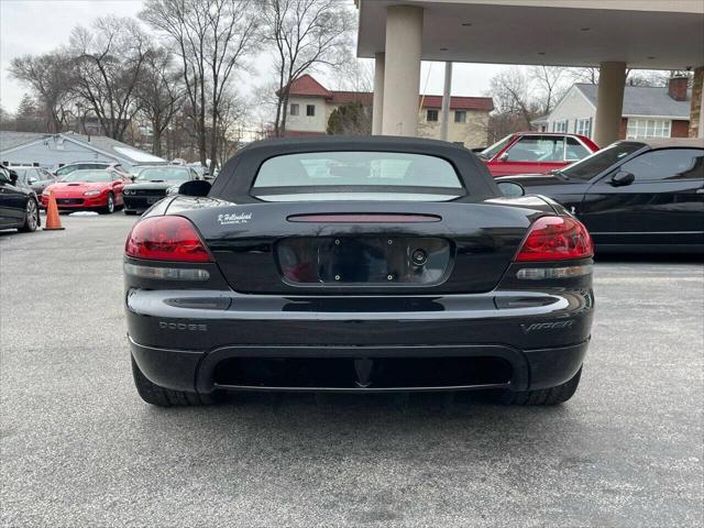 2004 Dodge Viper SRT10