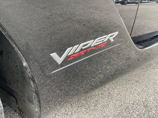 2004 Dodge Viper SRT10