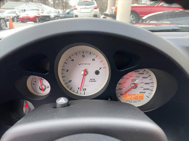 2004 Dodge Viper SRT10