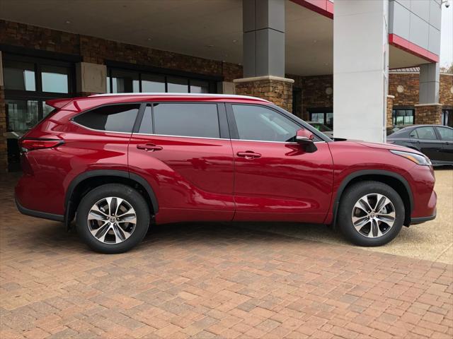 2023 Toyota Highlander Hybrid XLE