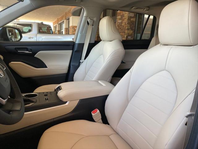 2023 Toyota Highlander Hybrid XLE