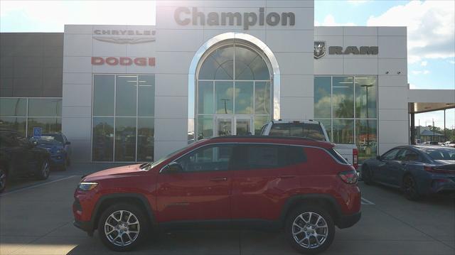 2023 Jeep Compass COMPASS LATITUDE LUX 4X4