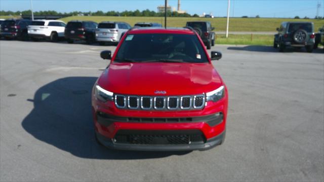 2023 Jeep Compass COMPASS LATITUDE LUX 4X4