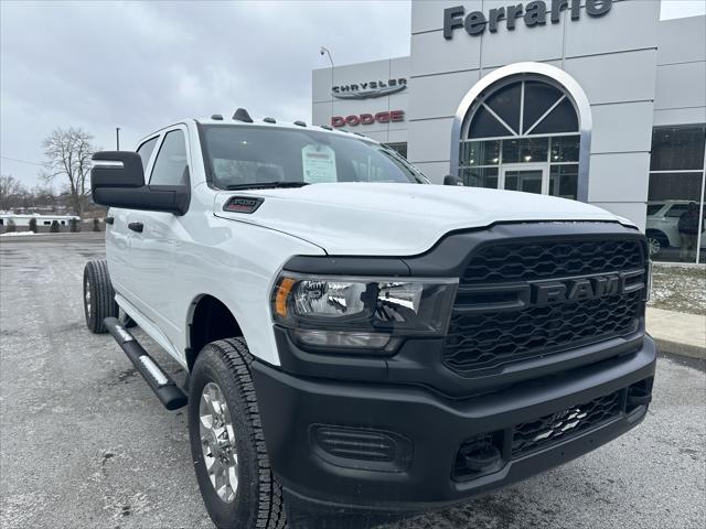 2023 RAM Ram 3500 Chassis Cab RAM 3500 TRADESMAN CREW CAB CHASSIS 4X4 60 CA