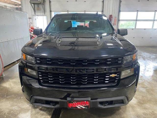 2021 Chevrolet Silverado 1500 4WD Crew Cab Short Bed Custom