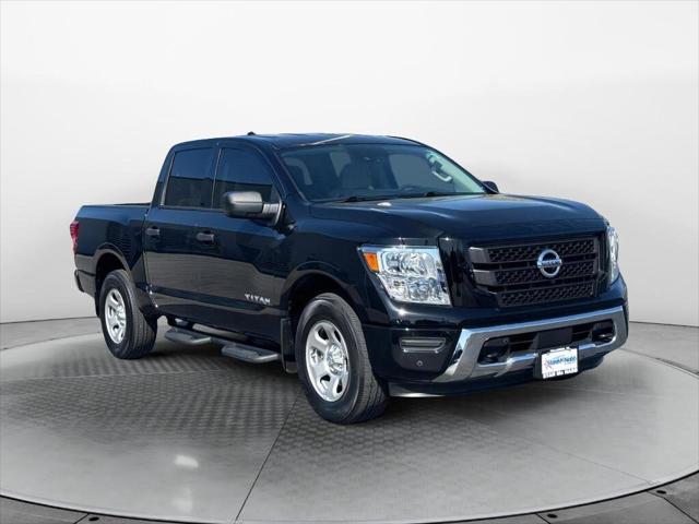 2022 Nissan TITAN Crew Cab SV 4x4